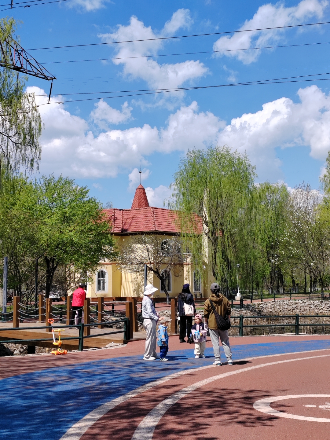 天气晴朗的日子,万物都明亮起来,逛了哈尔滨最大的内城河"马家沟"