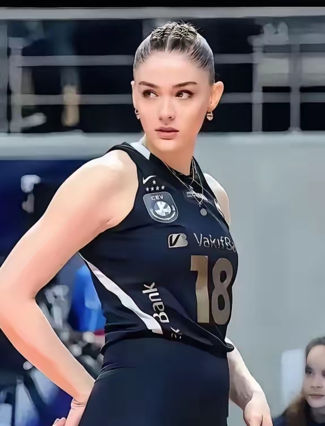 杜兰特心仪的土耳其排球界女神泽赫拉·居内什,原来已名花有主.