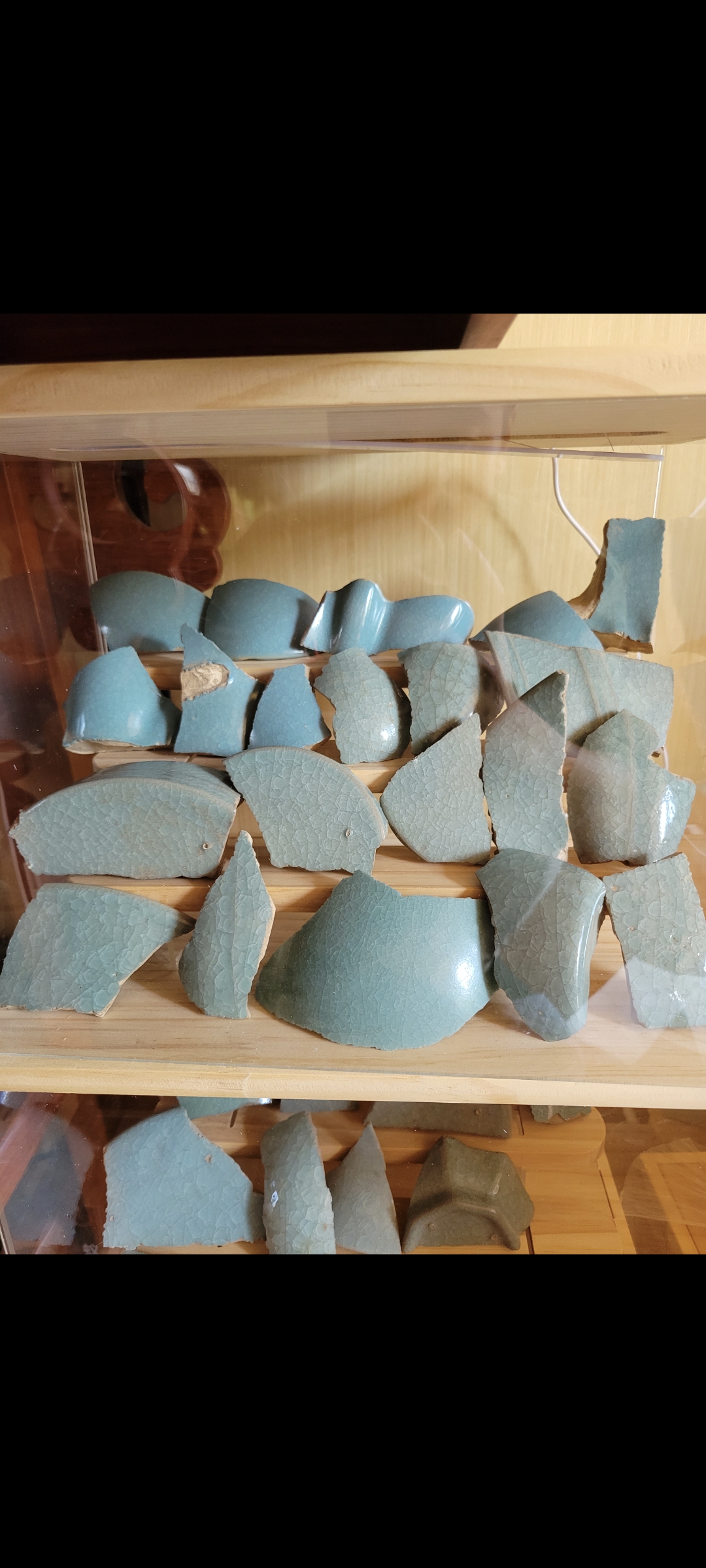北宋汝窑# #汝窑# 北宋清凉寺宋汝窑瓷片