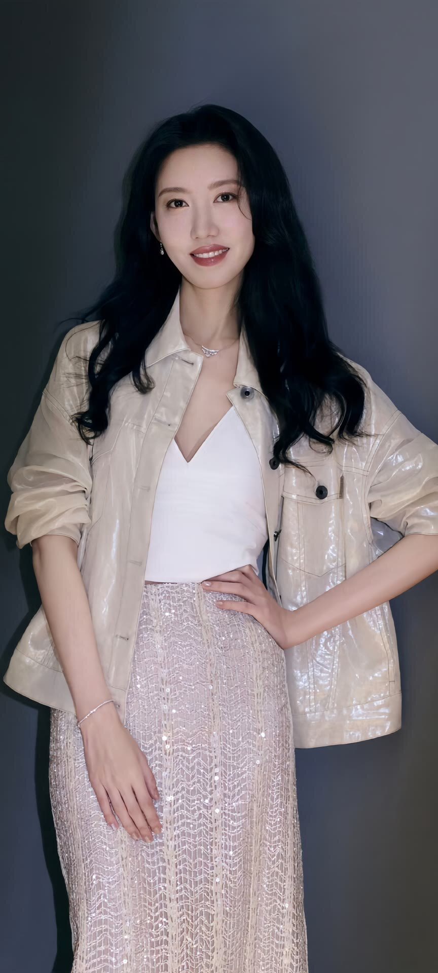 在演艺圈的星河里,高露是独特的存在