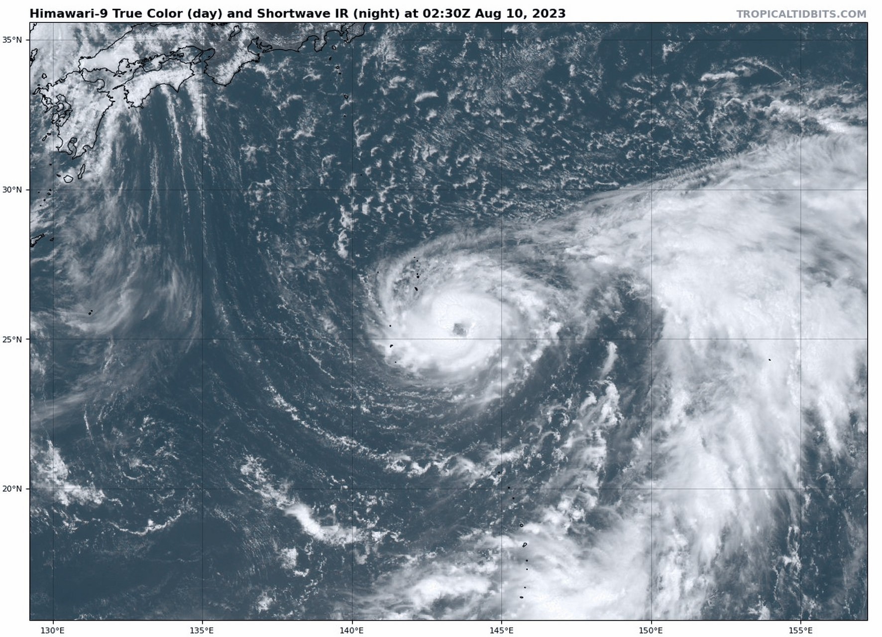 【台风兰恩】昨天到今天,兰恩不断增强,已经有了比较清楚的台风眼