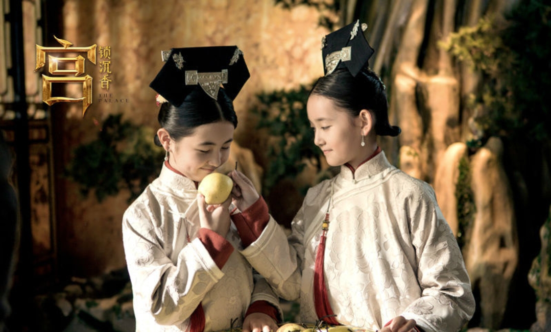 蒋依依饰演的角色长大后是周冬雨,张子枫饰演的角色长大后会是赵丽颖