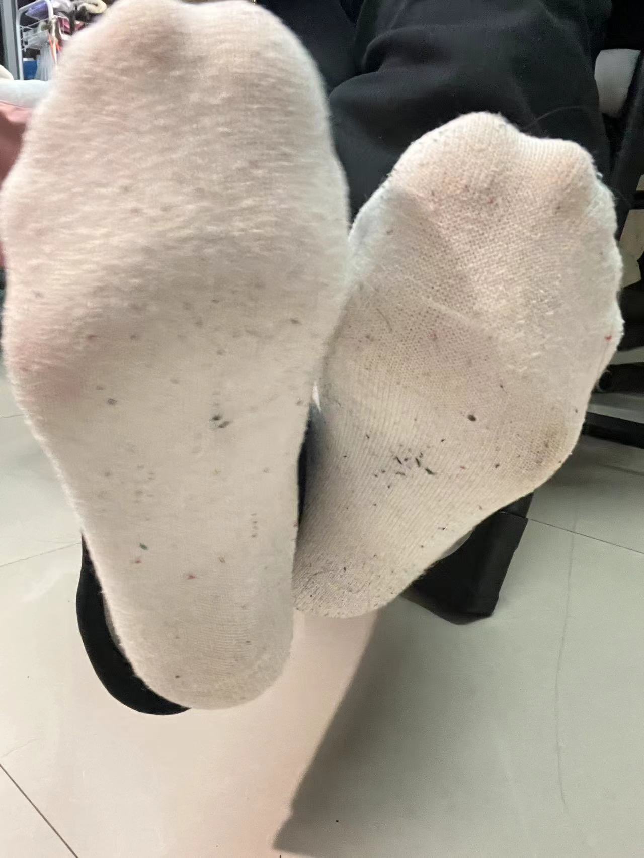 我的白袜子又脏了,今天又是劳累的一天