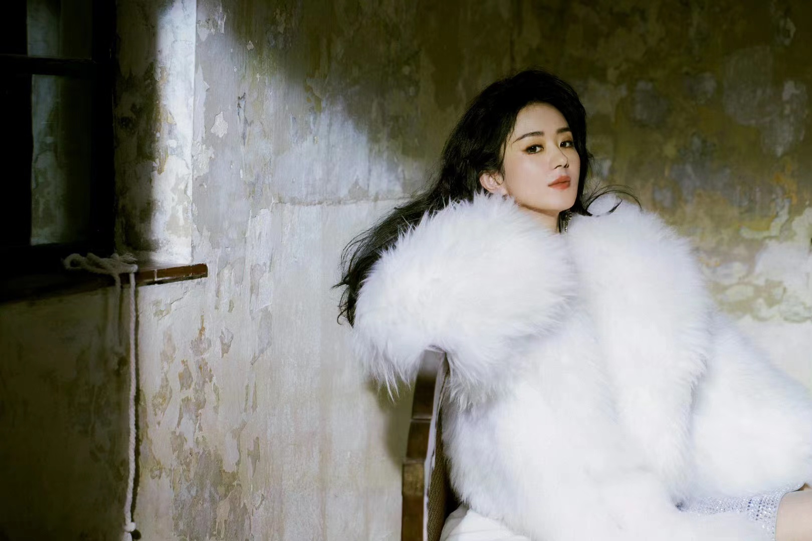 杨洋和金晨兜兜转转还是合作了,这次是男女主  2.