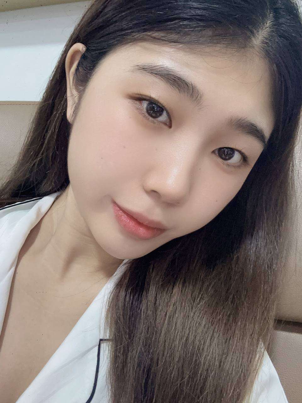 温暖 松弛的素颜单人照片素颜生活照真实女生真人素颜照片素颜照片