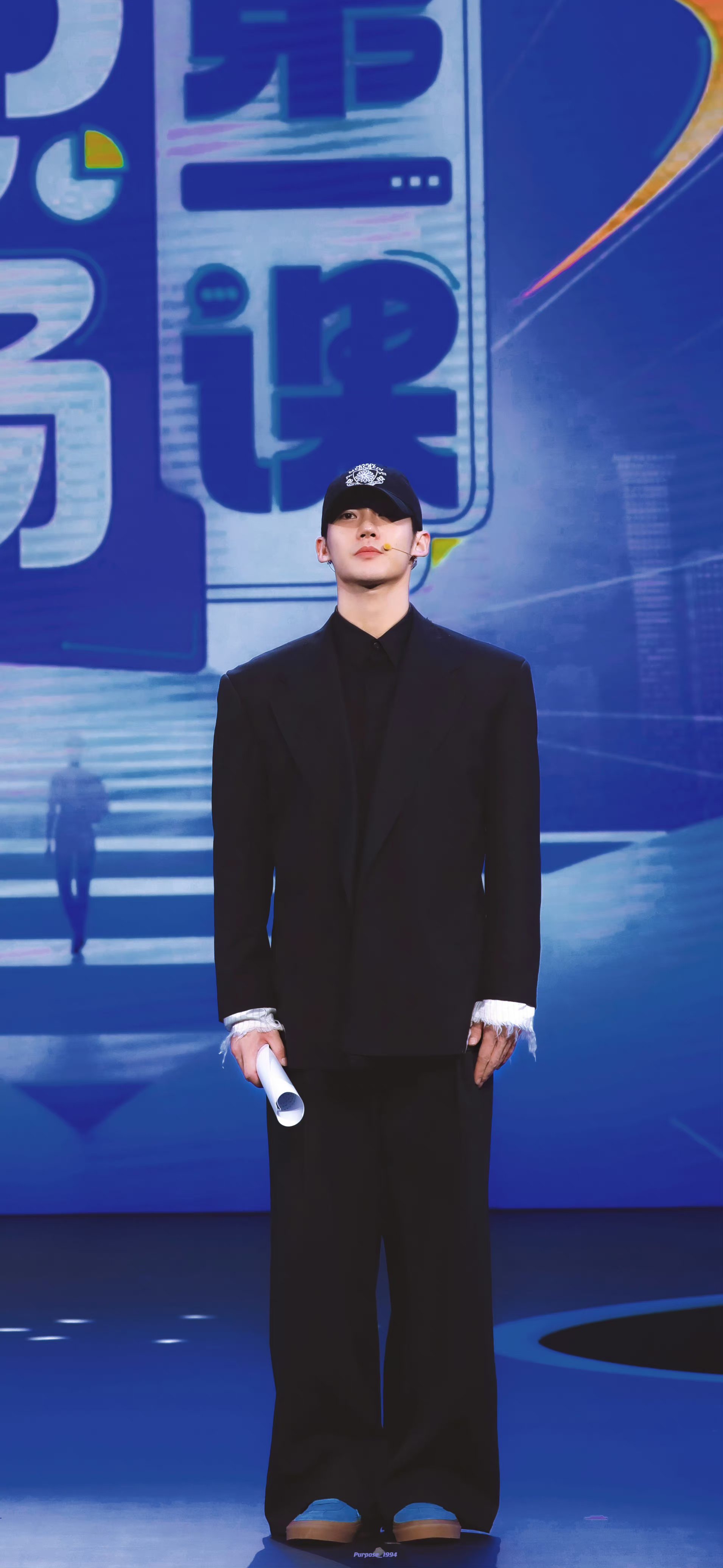 于适新造型鸭舌帽&黑西装!礼貌的来个尖叫,大清早怕扰民!#于适