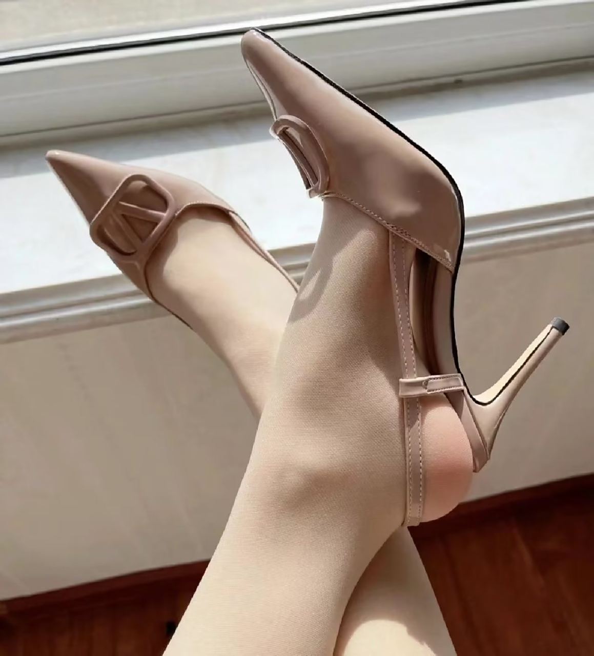 最喜欢肉丝袜配高跟鞋,你觉得哪一双更好看呢