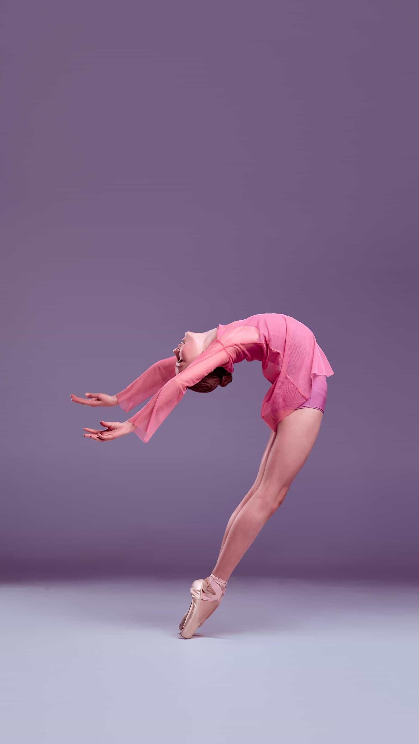 在舞台上,她如一朵盛开的花朵,以芭蕾舞的姿态绽放