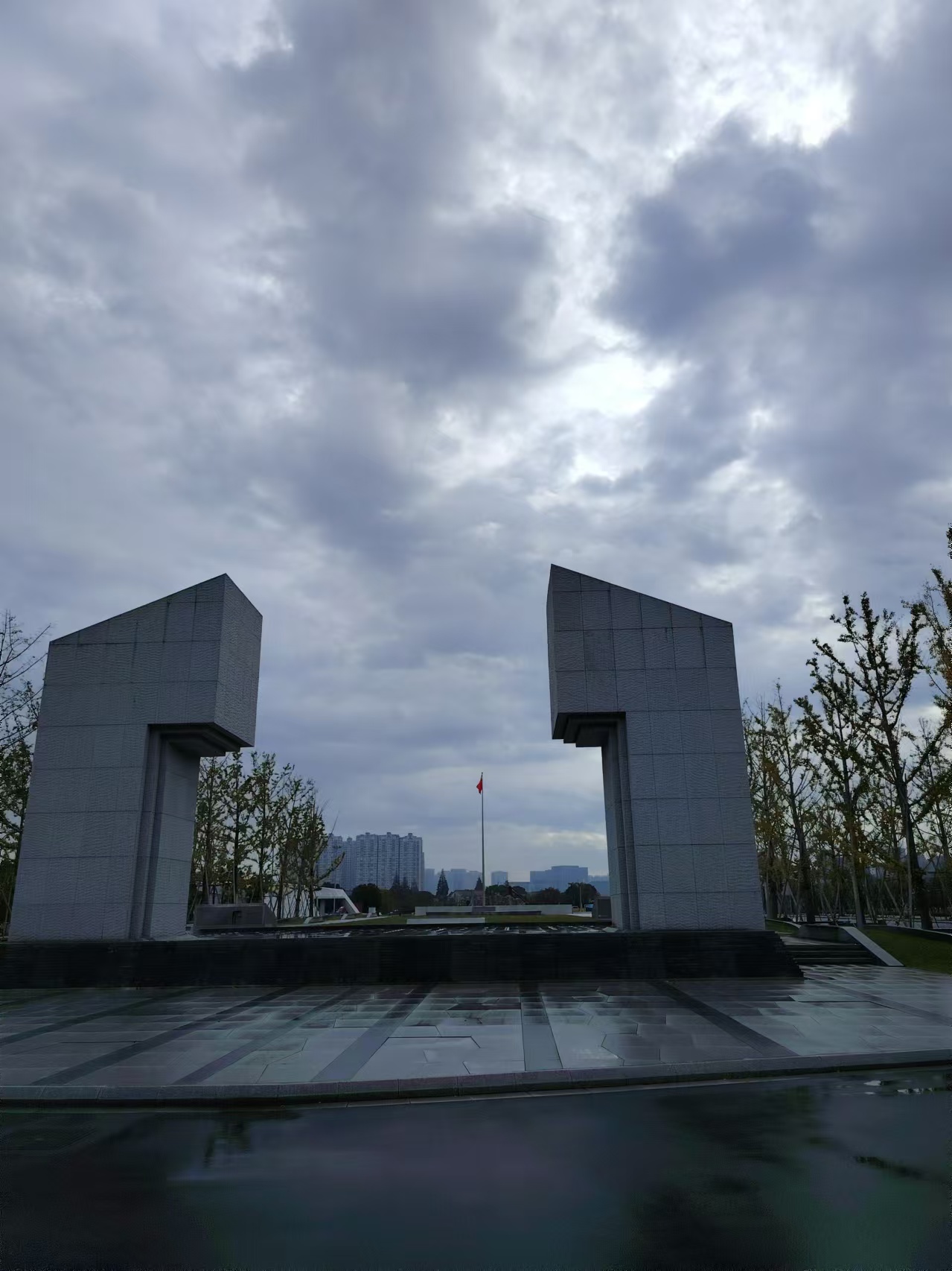 校园里还是有种别样的诗情画意 今早在校园里游走