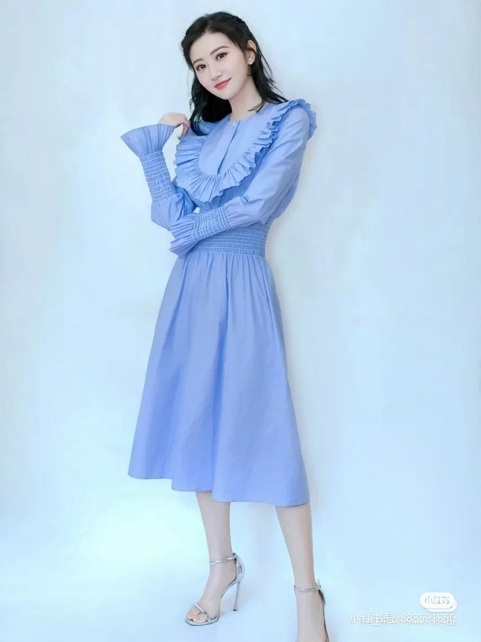 1,江疏影她自己会在家做那种按摩艾灸一类的日常护理.