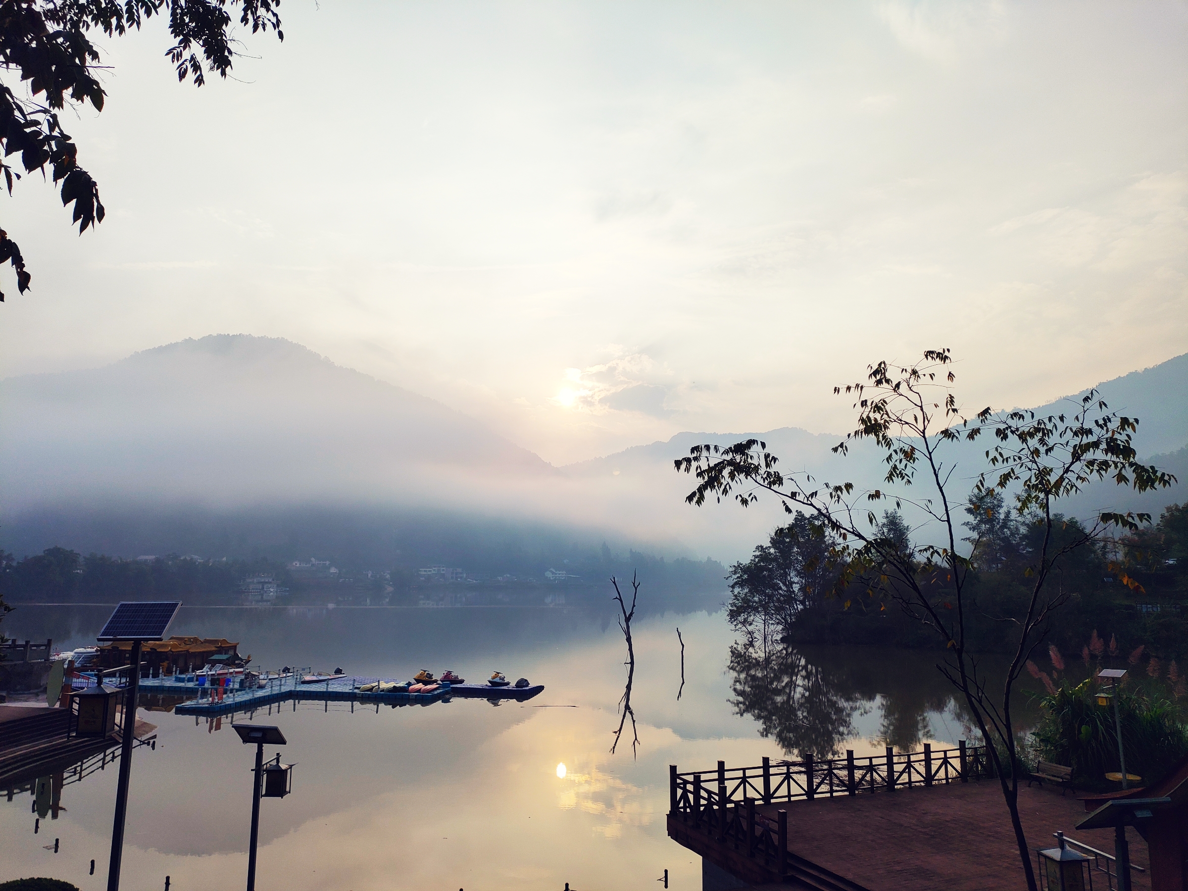 洋烈水乡一一晨曦