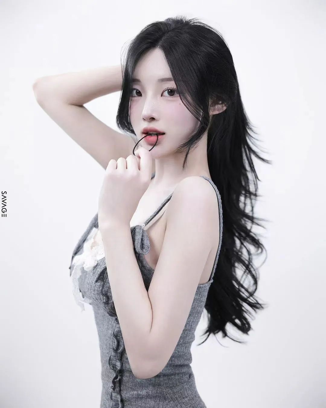 韩国身材劲爆车模女主播,热辣妩媚不失清纯,太顶了!