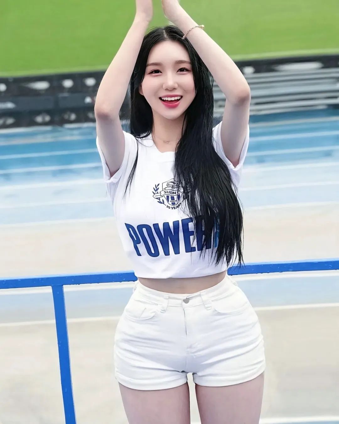 笑起来眼睛就像星星一样美丽身材上,作为年轻的啦啦队员,小姐姐更是