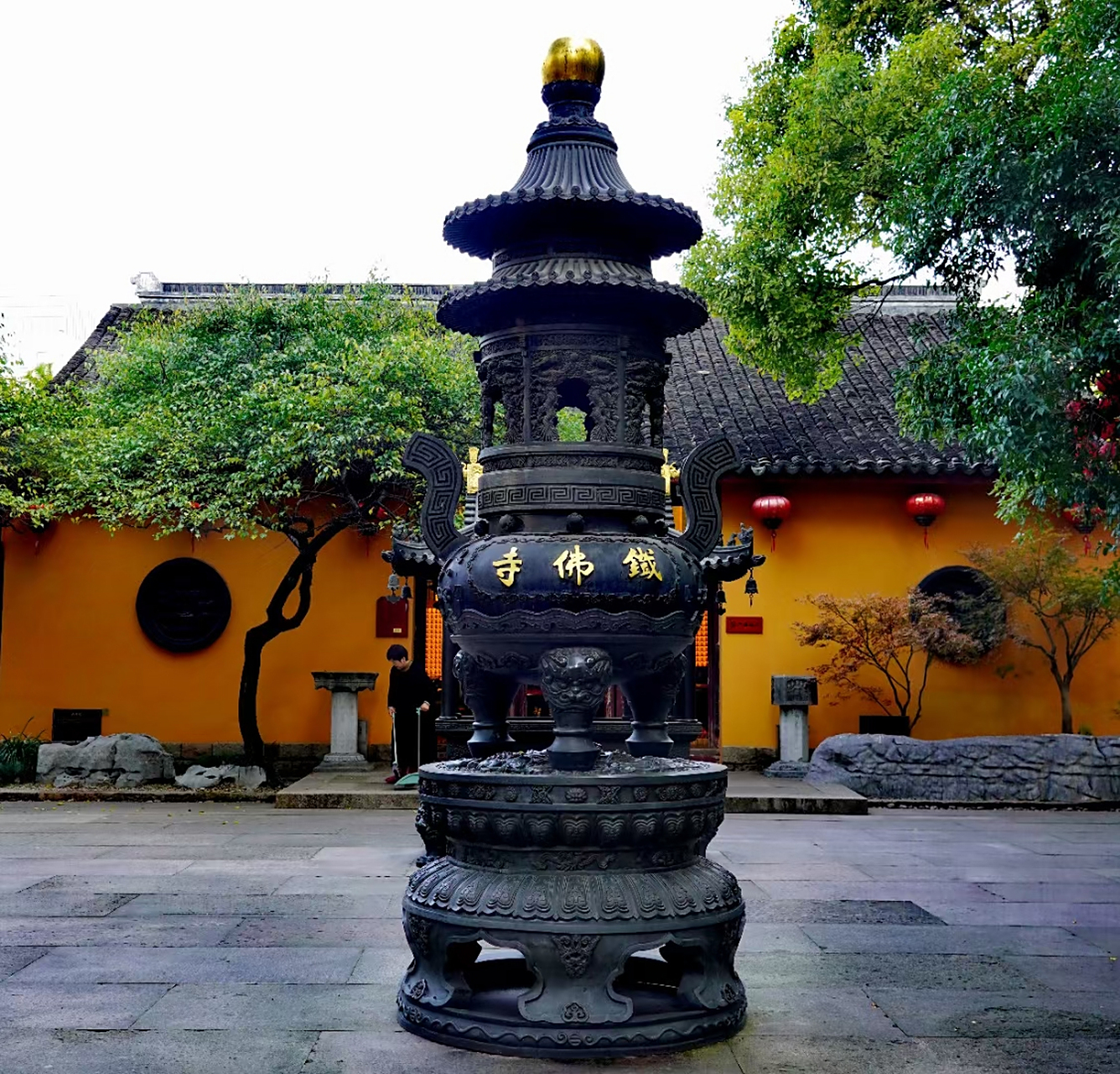 赏秋之旅第二站,湖州之铁佛寺,里面供奉的是观世音菩萨,只是路过看见