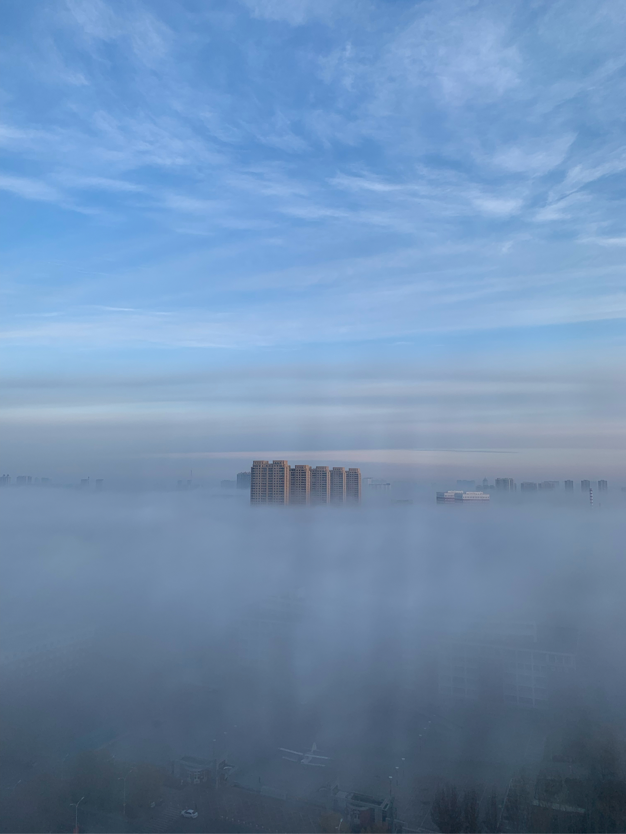 雾蒙蒙的天空图片图片