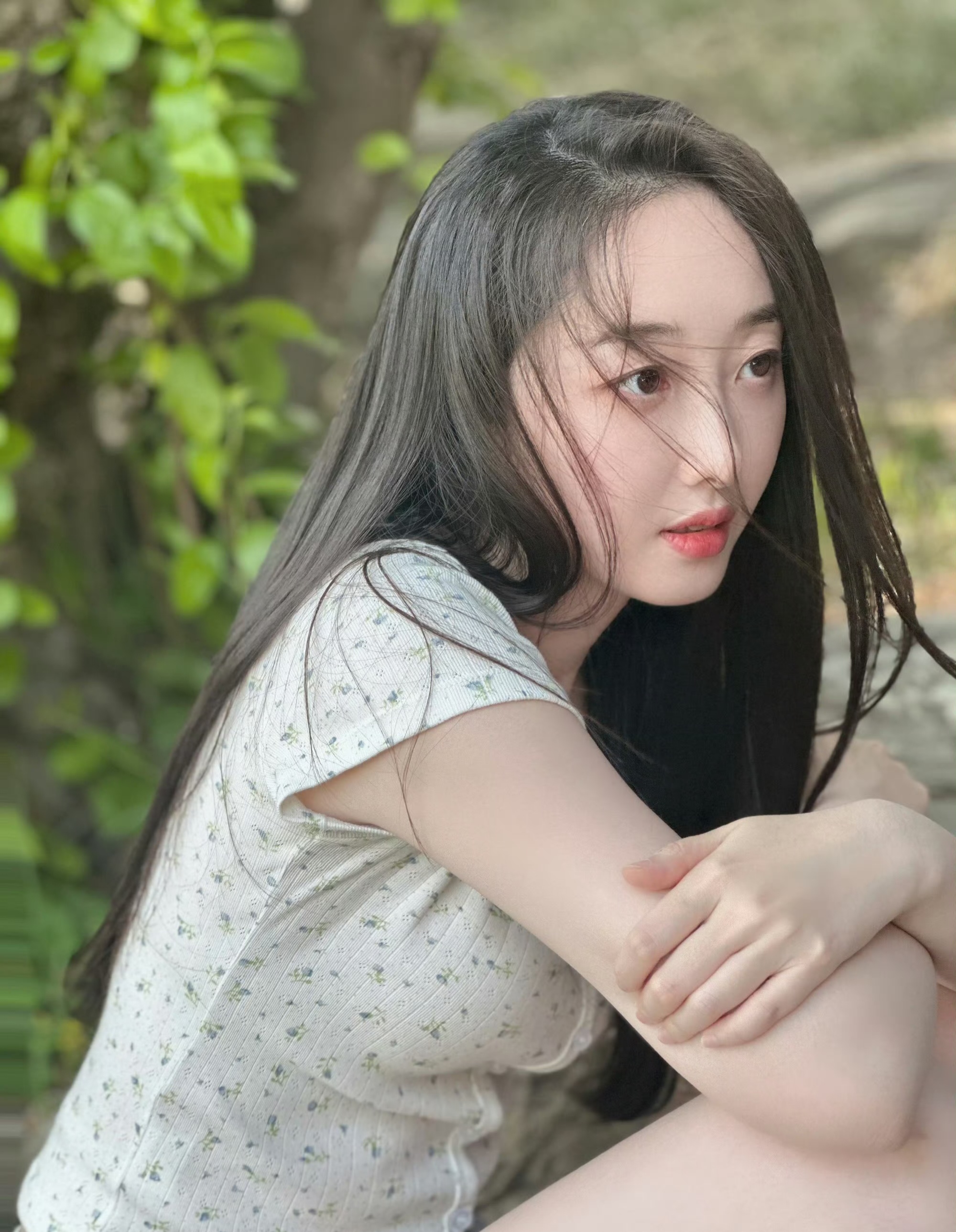 真的很漂亮,很让人心疼这个看似柔弱的大姑娘!