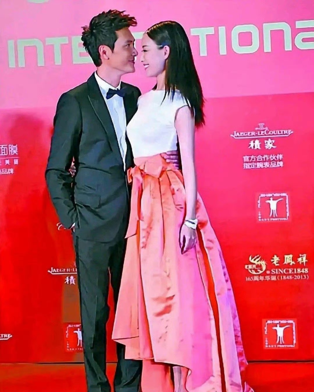 倪妮和冯绍峰什么时候这么亲密了