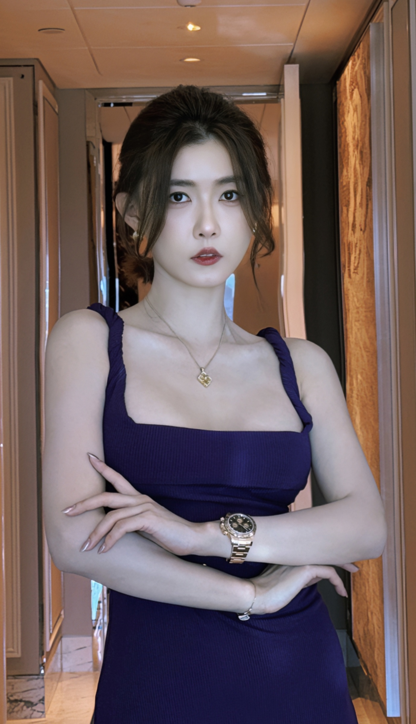 酥胸半露,美臀圆润高挑,聂小雨不愧是全网第一性感机车女神,身材优越