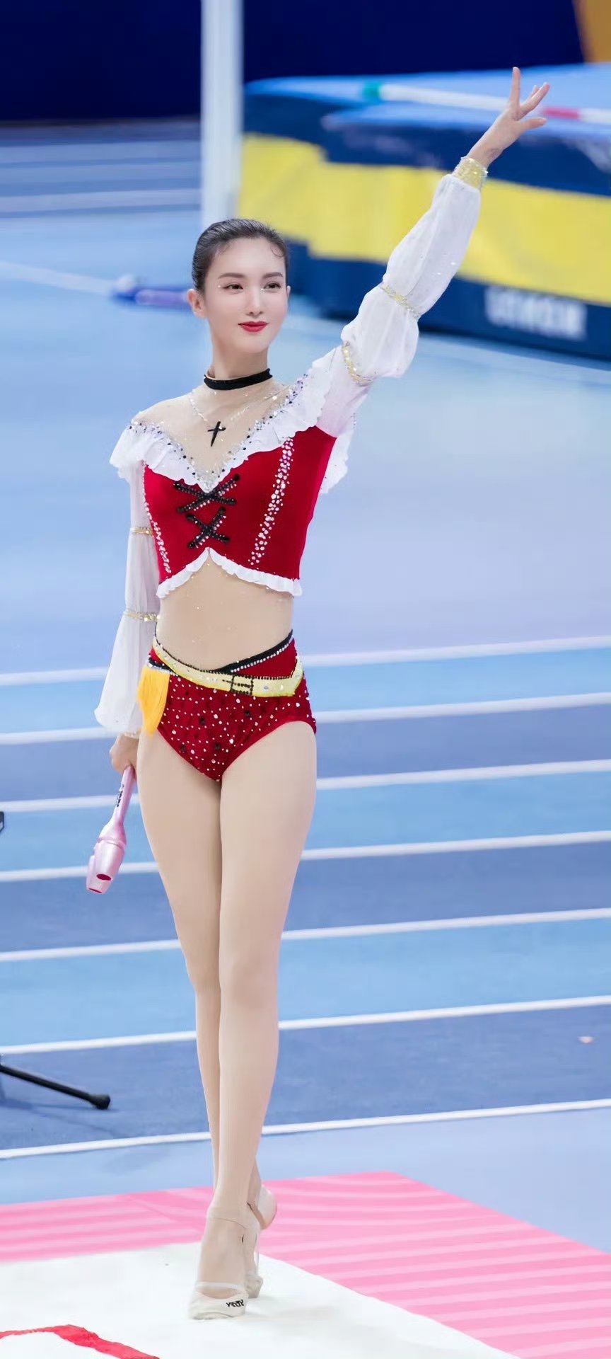 金晨,身材真好,穿舞蹈服,细腰翘臀大长腿展露的干干净净,让人看了就