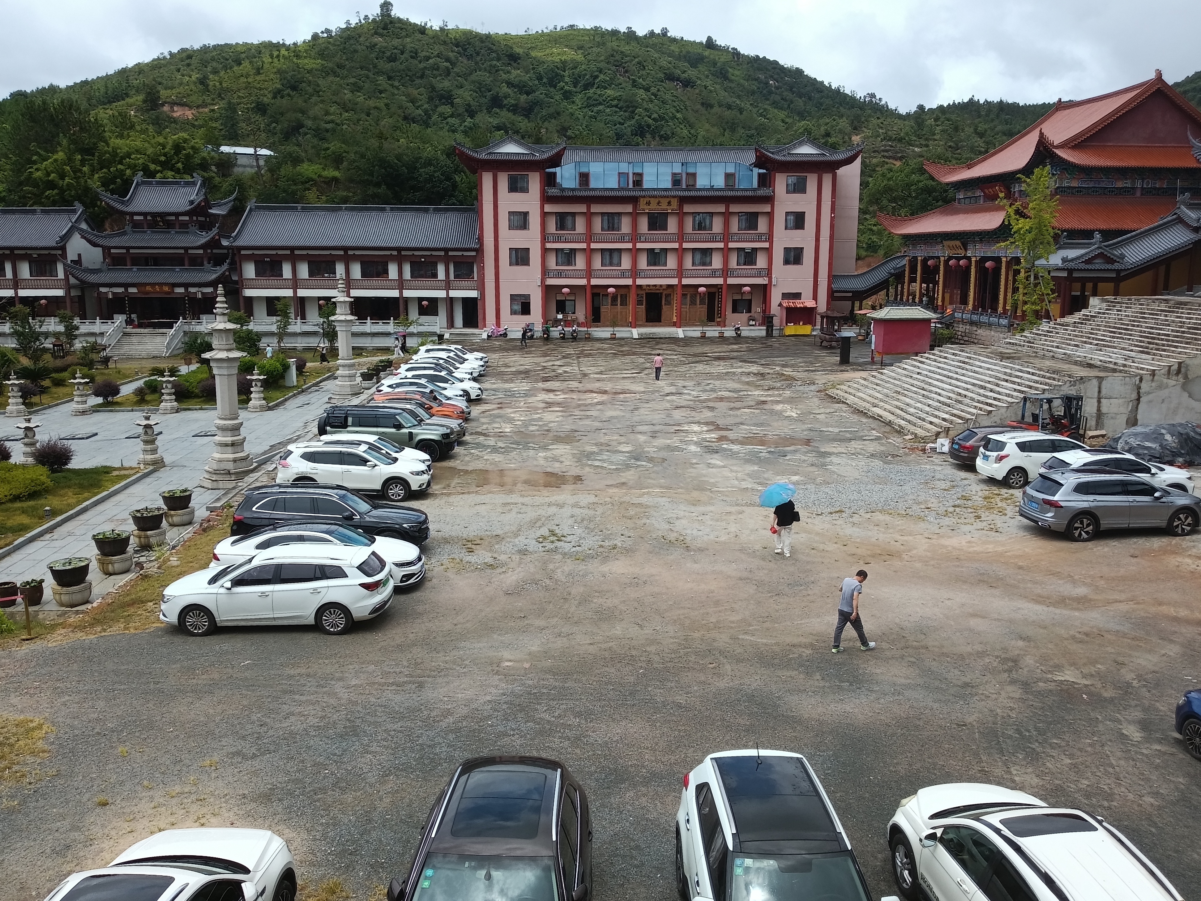 仙桥禅寺:位于福建省霞浦县水门畲族乡青岙村新桥头,据碑记载始建于明