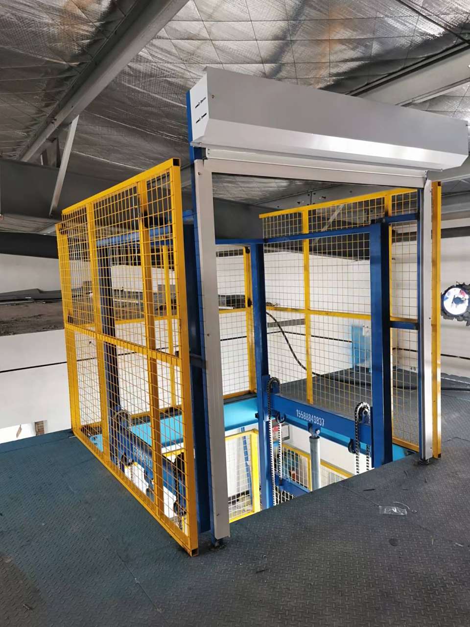 货梯已广泛使用在工厂,仓库,购物中心,酒店,机场,车站.