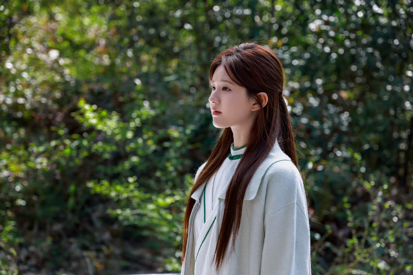 2.  白敬亭宋轶当初在一起是两情相悦,白敬亭比较主动一点.  3.