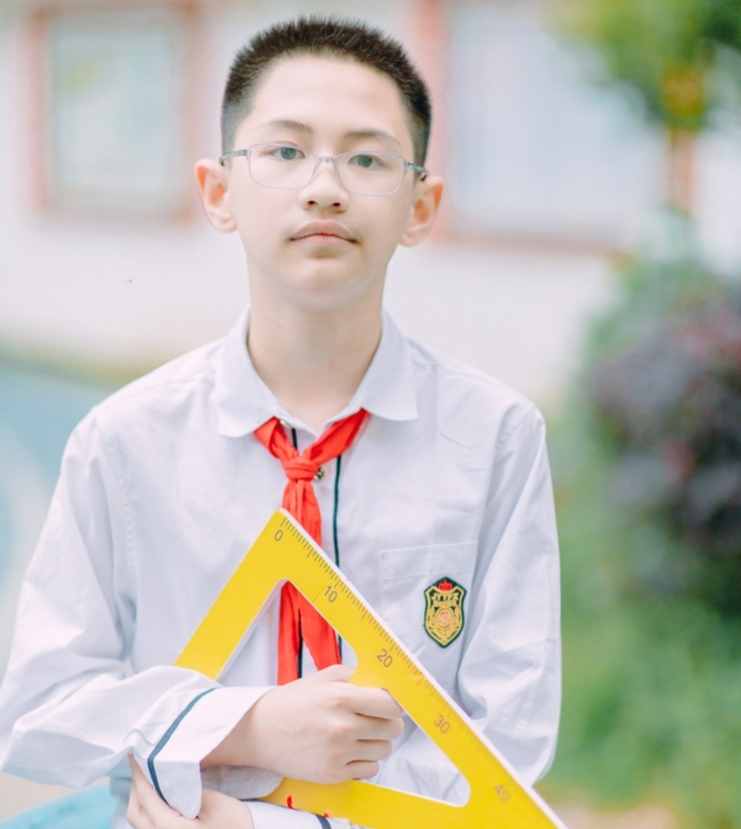 966997阳光下的亚洲男孩,笑容里藏着青春的秘密!