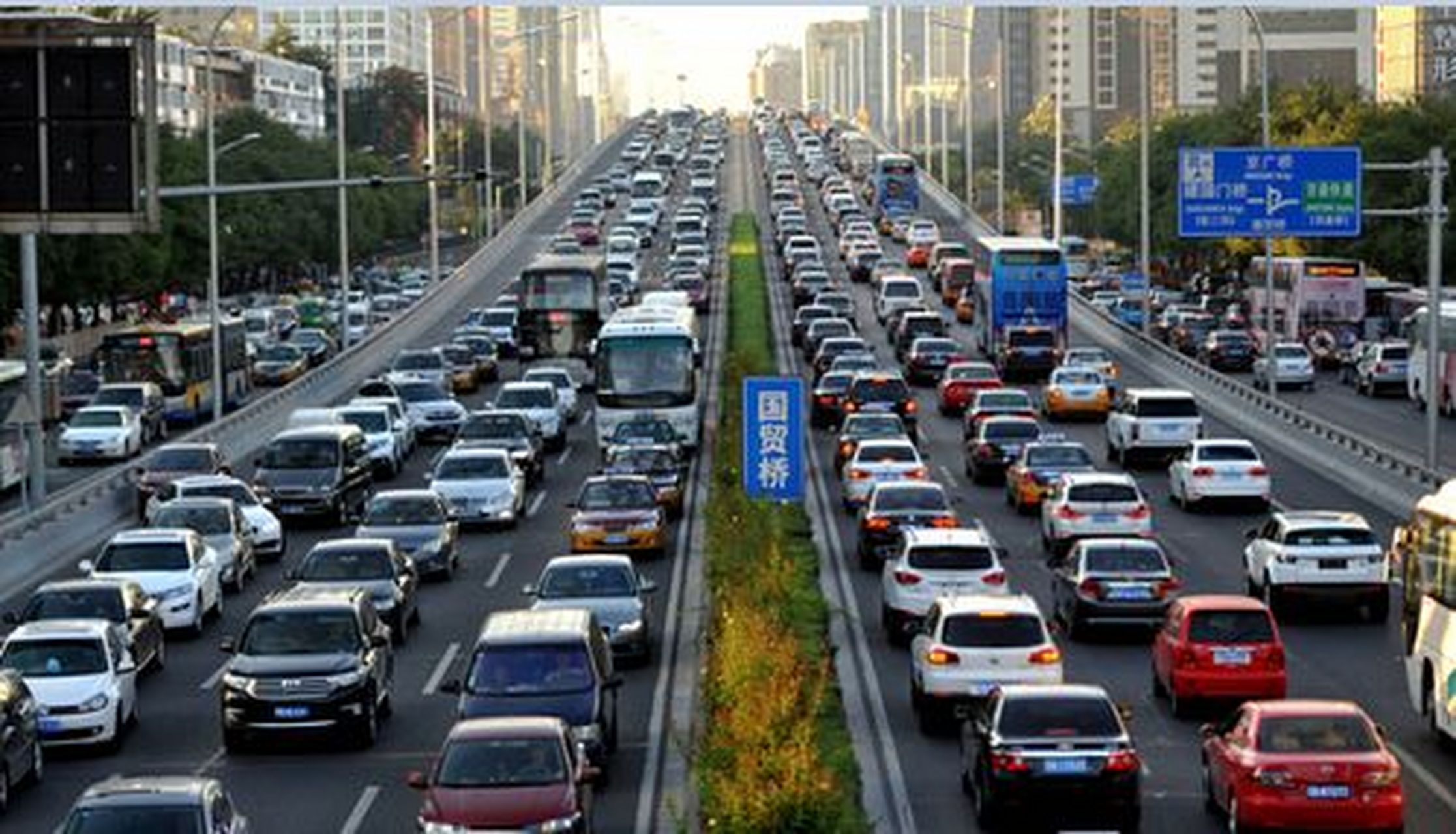 《同学会》曾渊正文 铁甲巍巍壮亦奇, 驱车万里赴戎机.