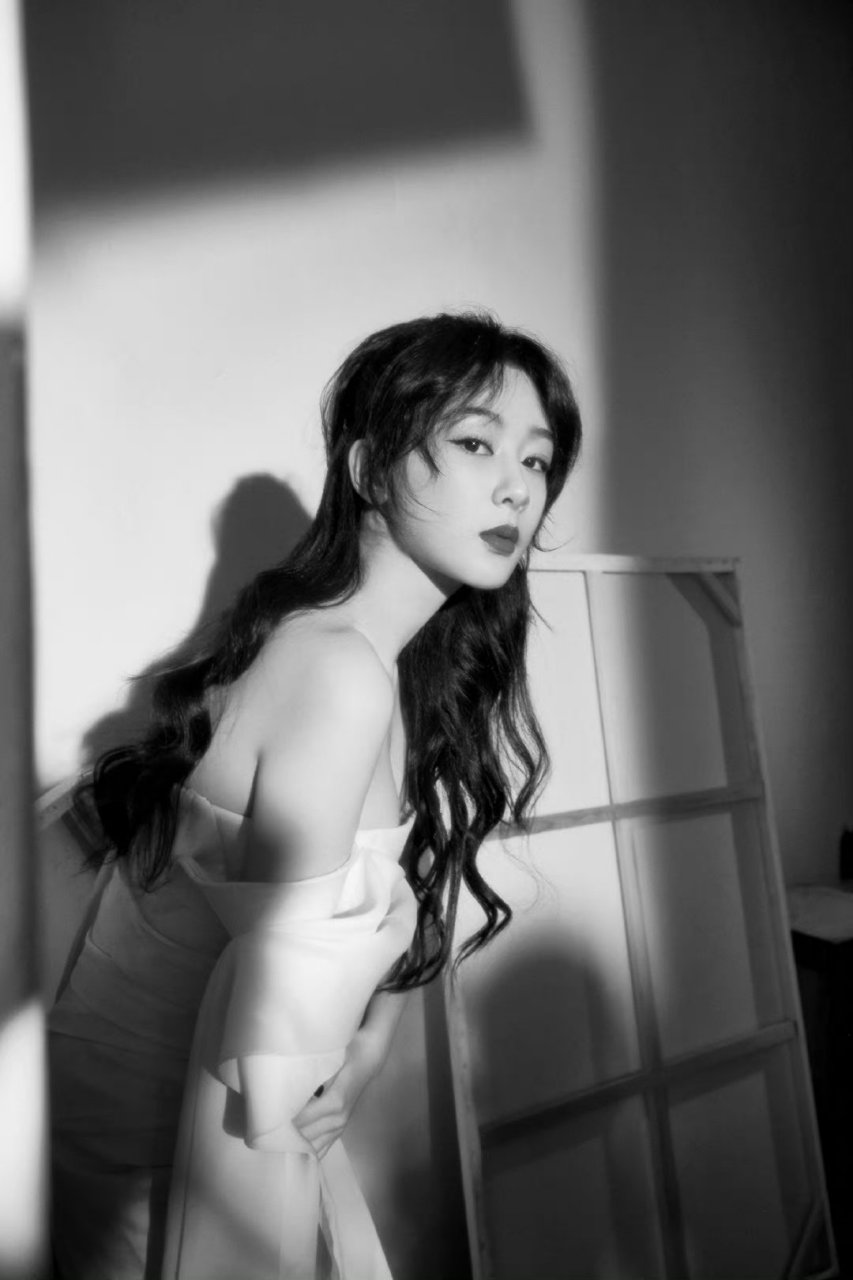 杨紫时尚芭莎活动第二套造型工作室出图.