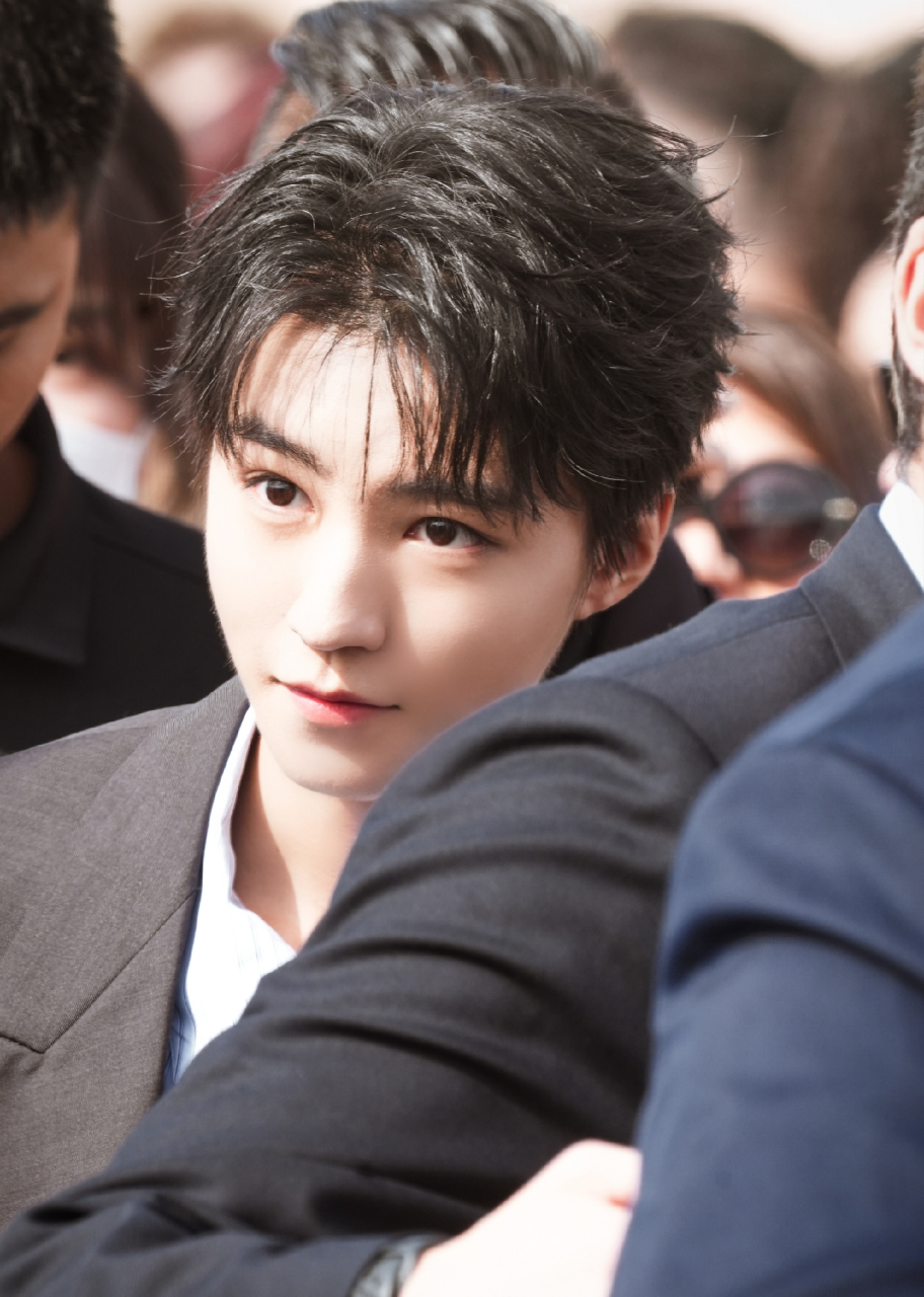 迪丽热巴和王俊凯不要太美太帅啊,给中国人长脸了!