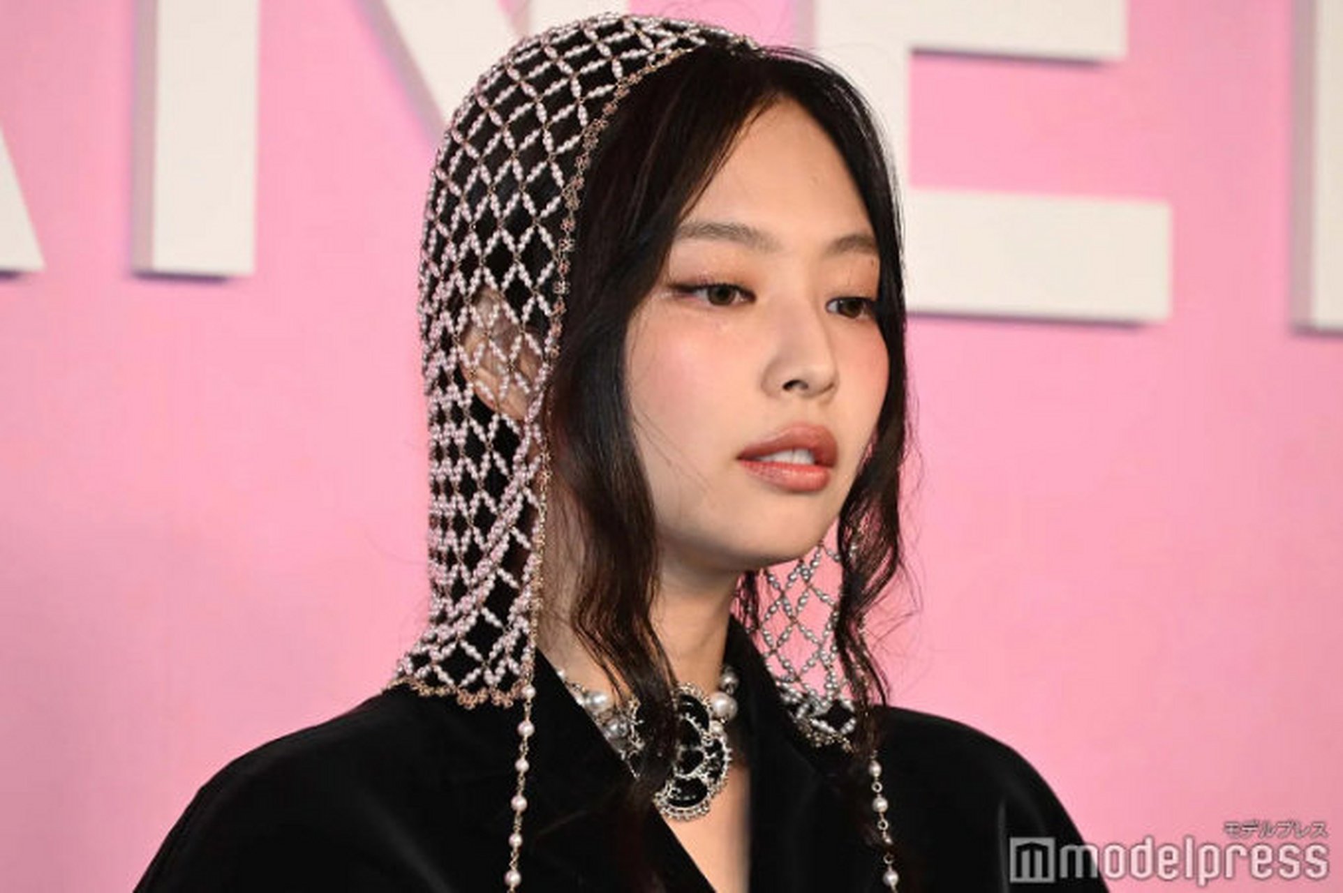 jennie香奈儿大秀活动造型及路透来了,美妆博主又有新素材了!