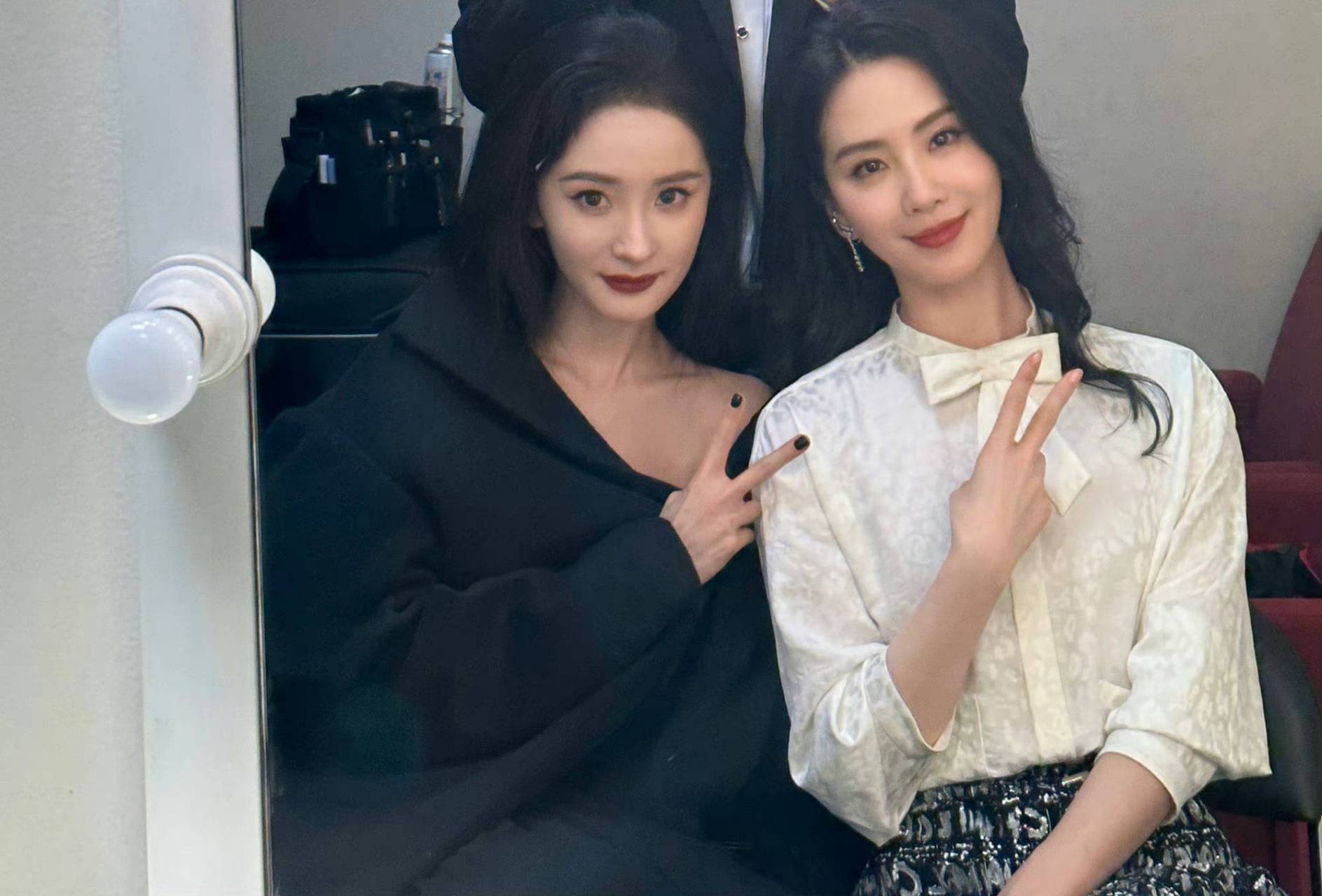 我去,杨幂过生日刘诗诗晒合照,好的真彻底!