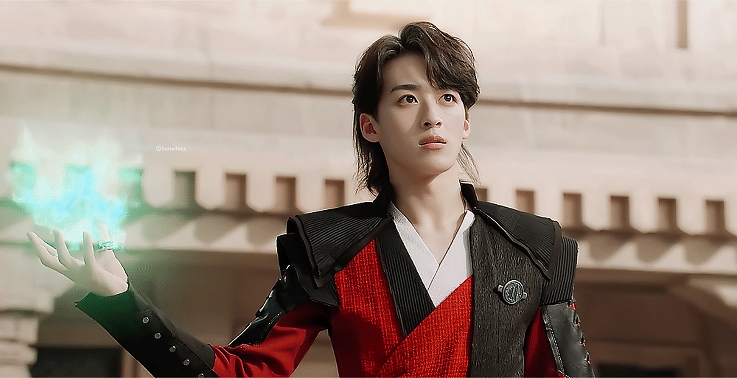 何洛洛的才华和努力,让人们看到了年轻人的无限