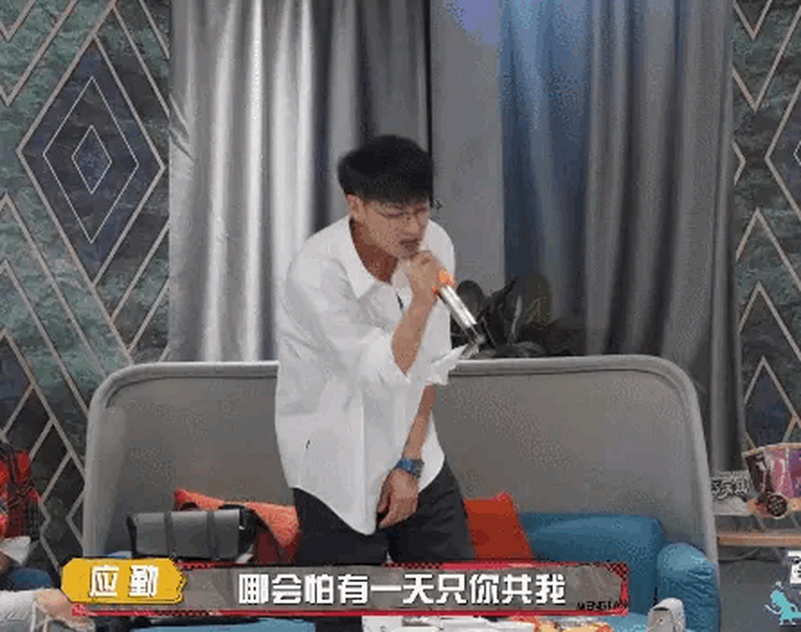 这样的配合与互动也只有黄子韬和杨紫才显得比较自然吧!