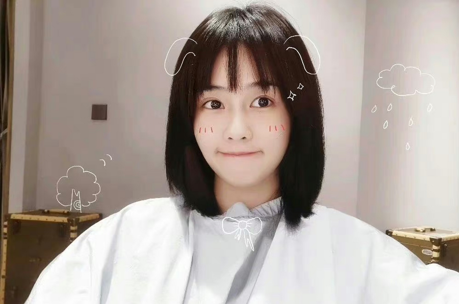 白鹿短发齐刘海造型好乖啊,年少时的她好白幼瘦啊!#娱乐热点直通车