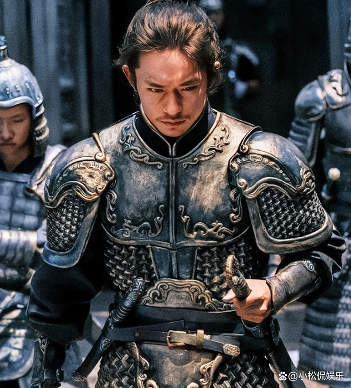 同是古装,盔甲,少年将军,感觉区别咋就那么大呢?问题在哪?