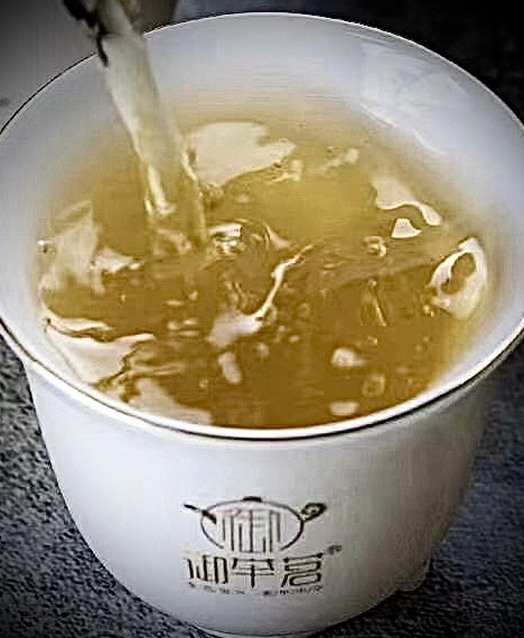 动态         动态增加了静态照片的视觉感表现.