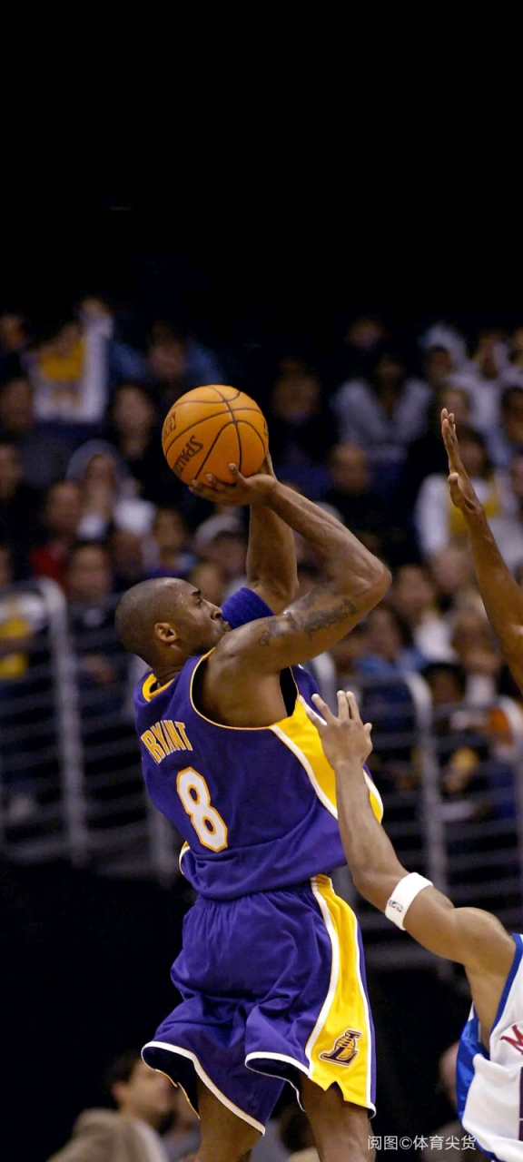 每一次投篮,都是对青春的致敬, 每一个进球,都是对梦想的追求