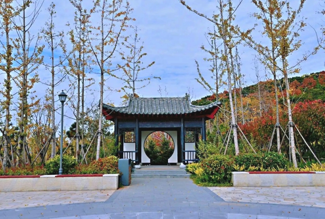 象耳山公园位于山东省青岛市李沧区天茶山路与深圳路交叉口北50米