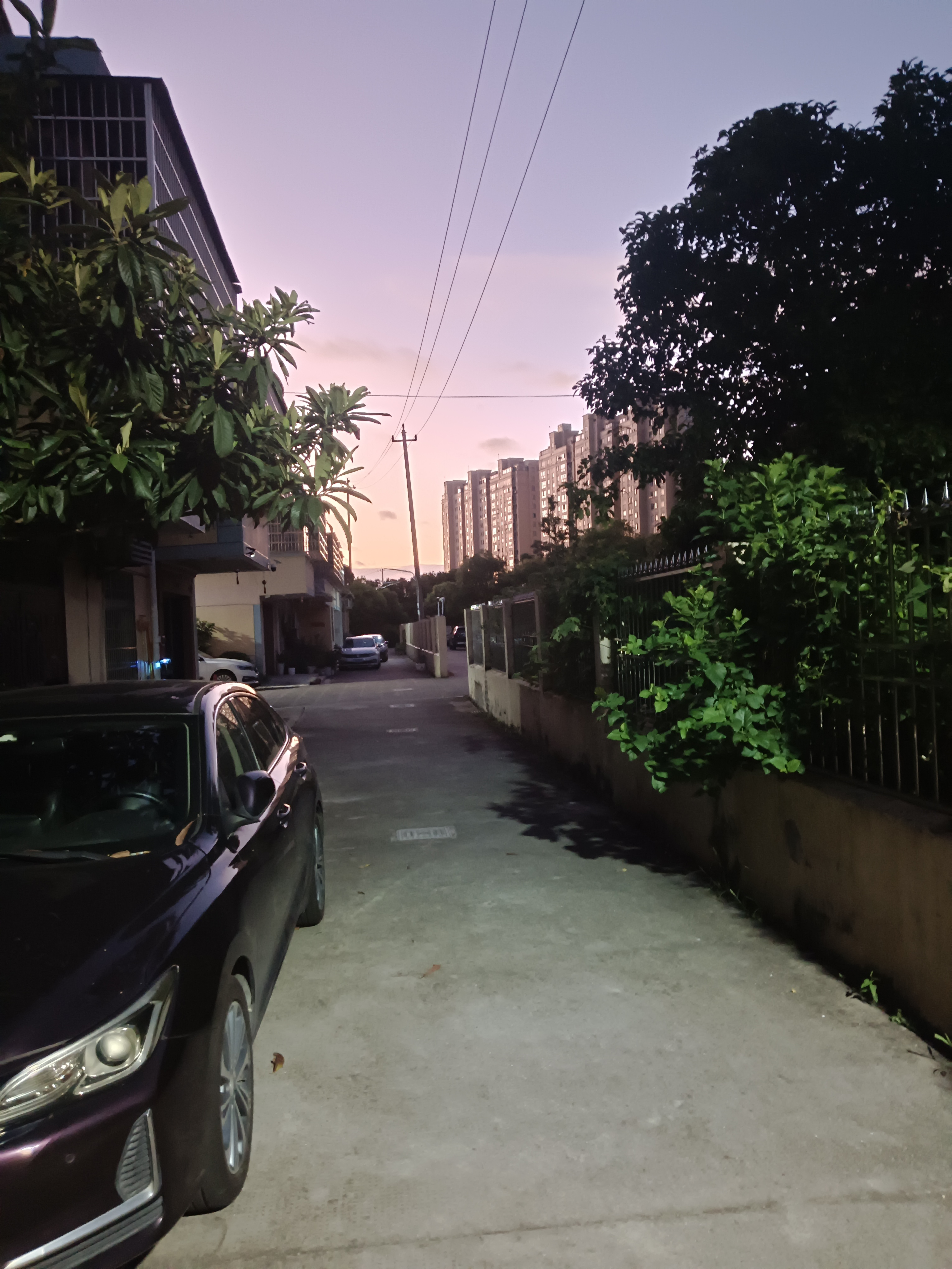 自然醒来,关掉闹钟,蹑手蹑脚,开始一天的晨跑.