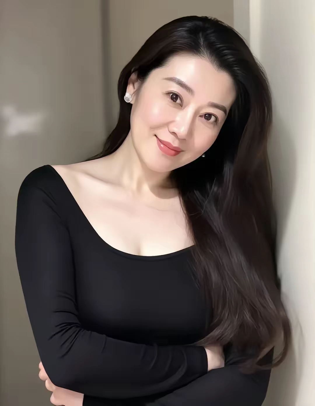 就觉得自己天下最美了 心里都不岳蟖8美女盛世大厦女主角长相照片美女