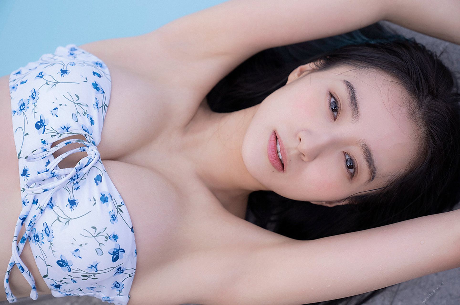 高田里穗
