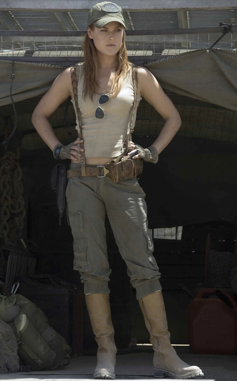 ,1976年2月28日出生于美国新泽西州樱桃山