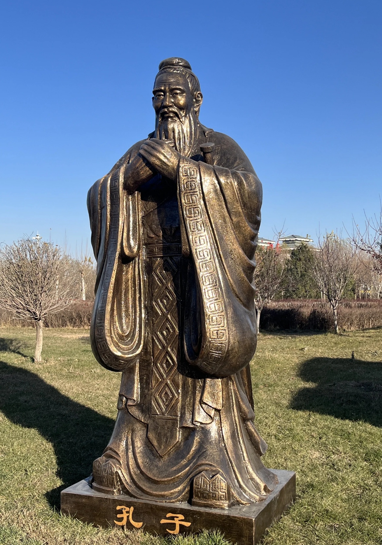孔子铜像定做,铸铜人物雕塑,玻璃钢雕塑厂家定制,石雕人物定做,雕塑