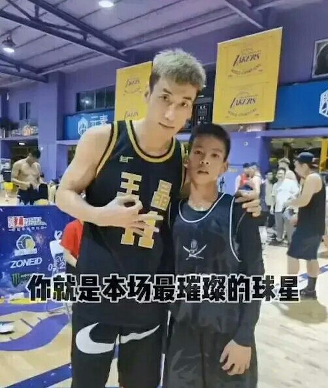 前cba球员王晶说:"上帝残忍的夺走了你的右手,你却练就最无敌的左手