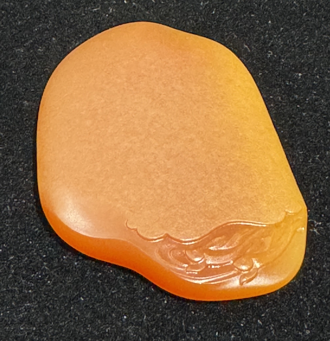 它不仅是配饰,更是大自然鬼斧神工的微缩景观,让