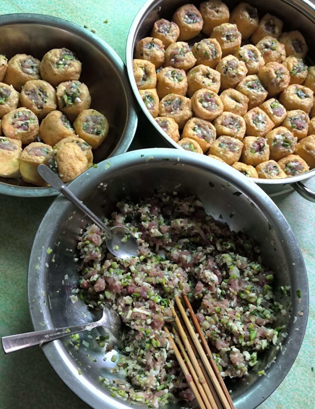 第一个,马上五一假期了,我打算和朋友们聚一聚,可