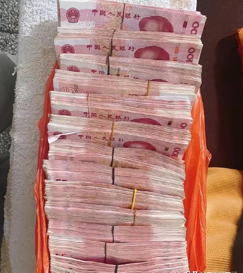 存钱比挣钱更难更重要,经历过的人会明白存100块钱,那你是拼了命的存