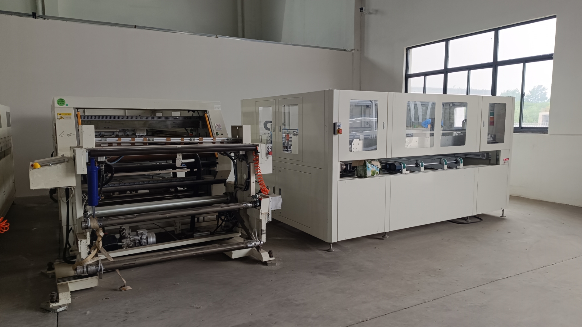 回收出售二手光伏组件设备,根据客户需求:定制新机,改造,调试,维修