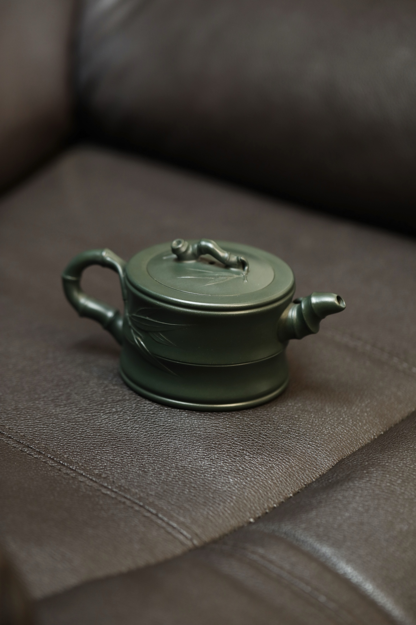 高工作品 容量260cc 泥料,极品民国绿 一壶竹段,壶身